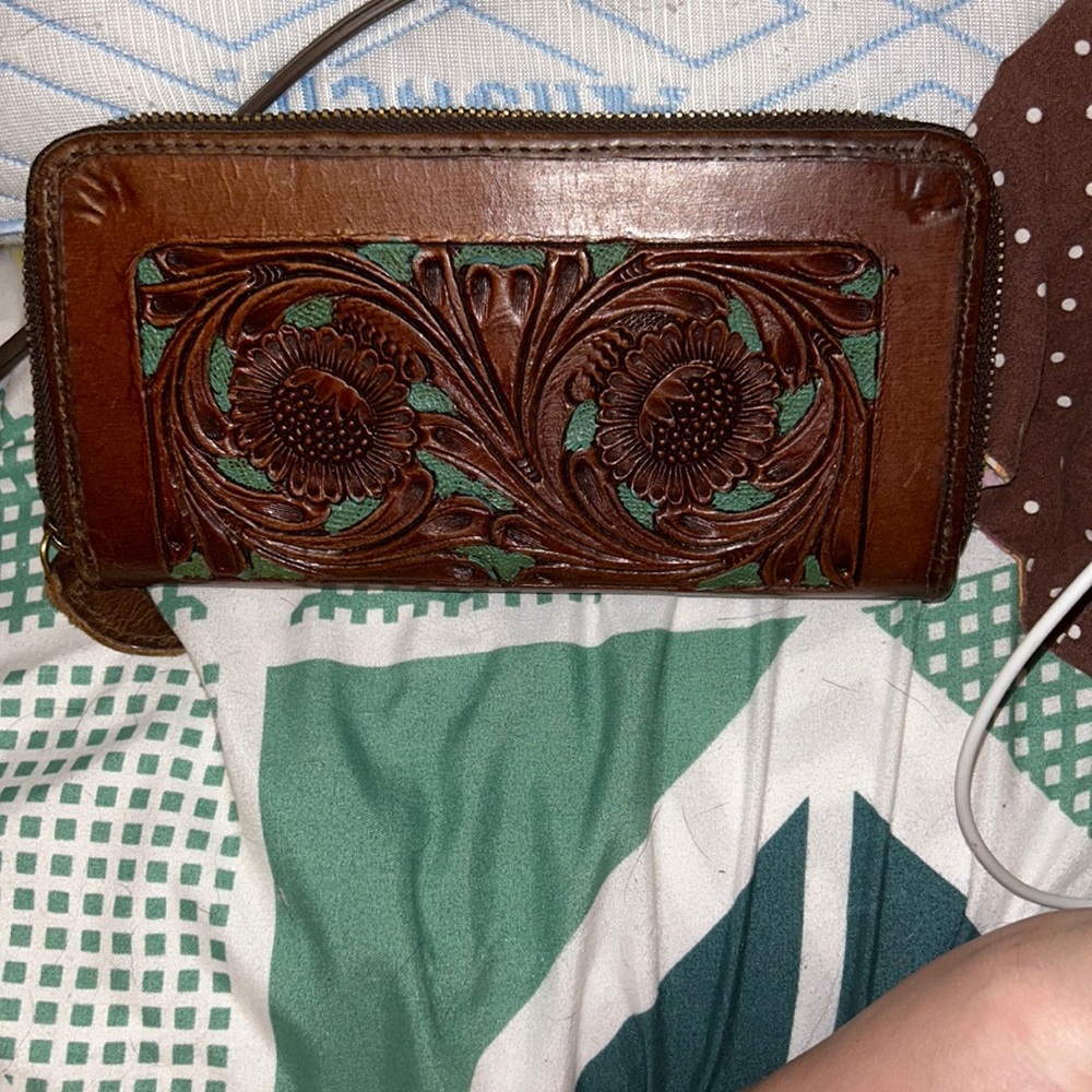Cavenders wallet